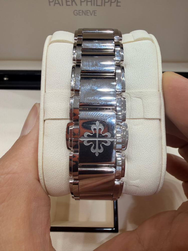 PATEK PHILIPPE - 6