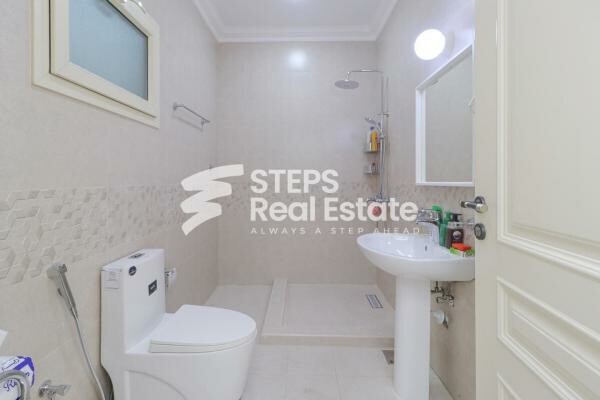 Luxurious Furnished Villa - 11