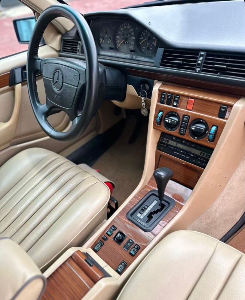 e200.  1993 - 5