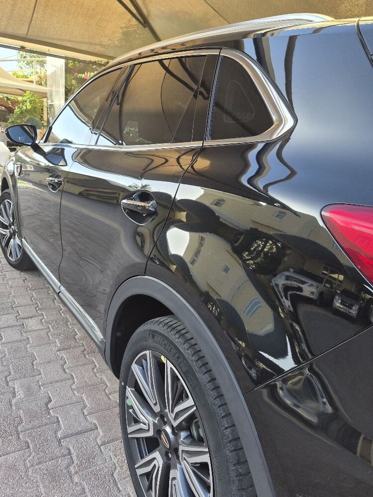 HongQi HS5 - 1