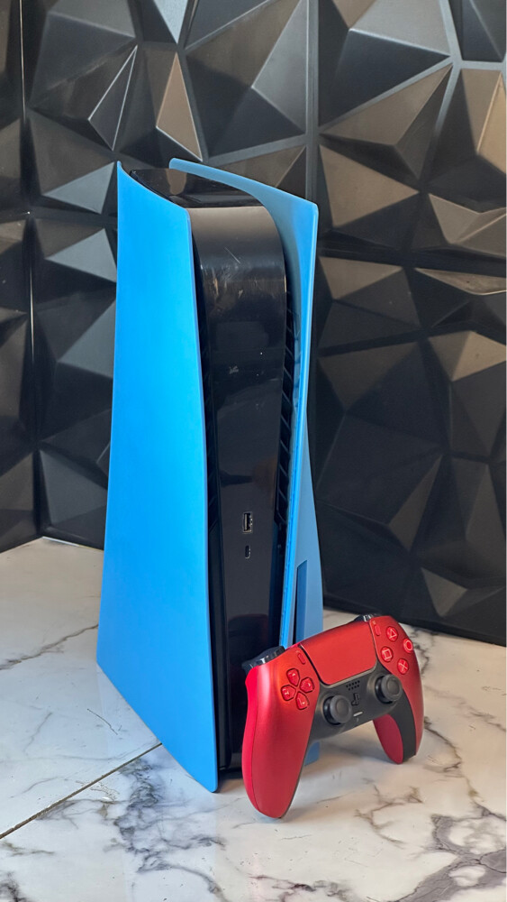 Ps5 cd version with one controller  - 1