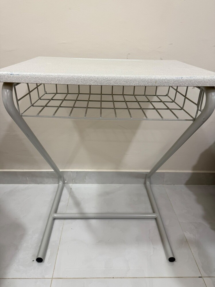 Strong Children Desk - 1