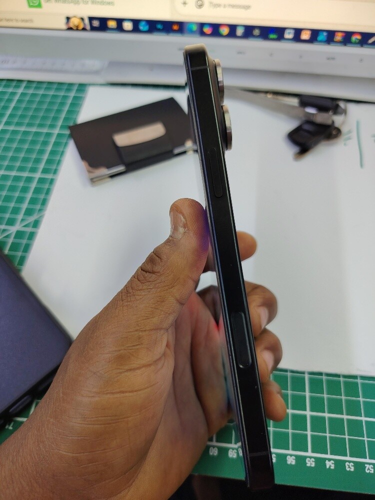 Iphone 16 promax - 3