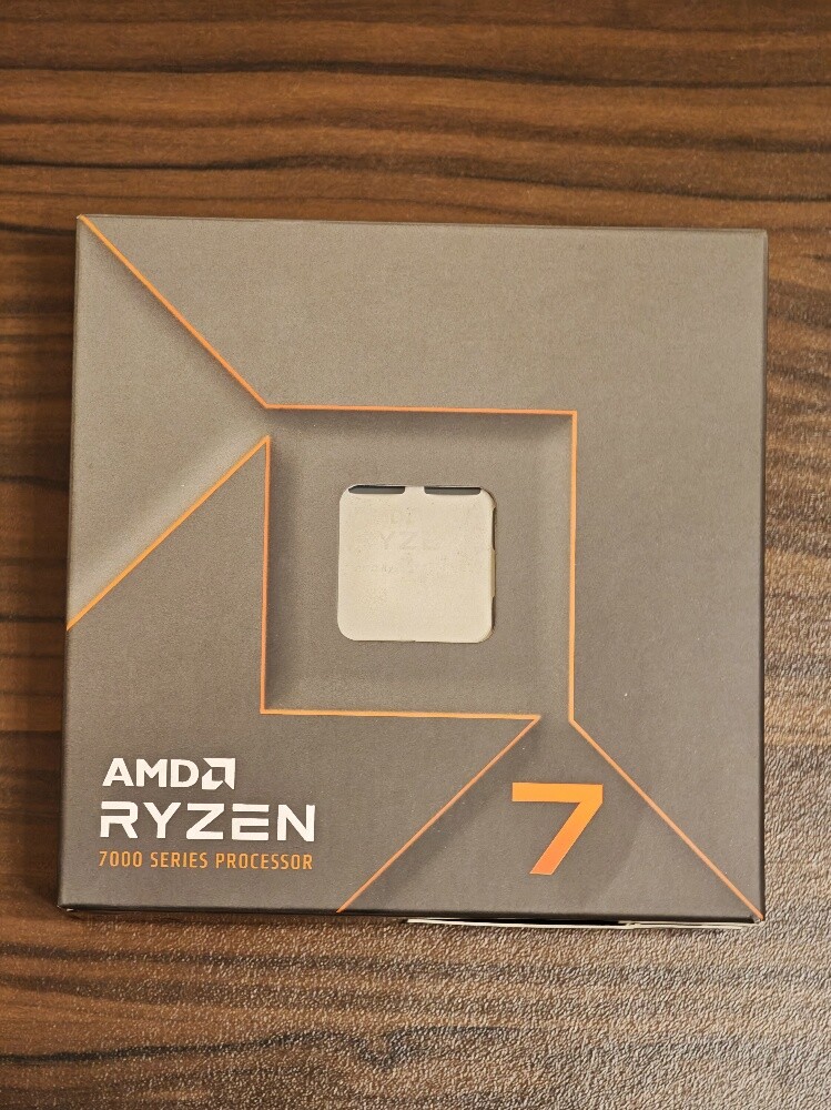 Amd ryzen 7 - 7700x like new - 2