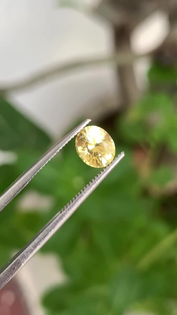 Sri Lankan certified yellow sappire - 5