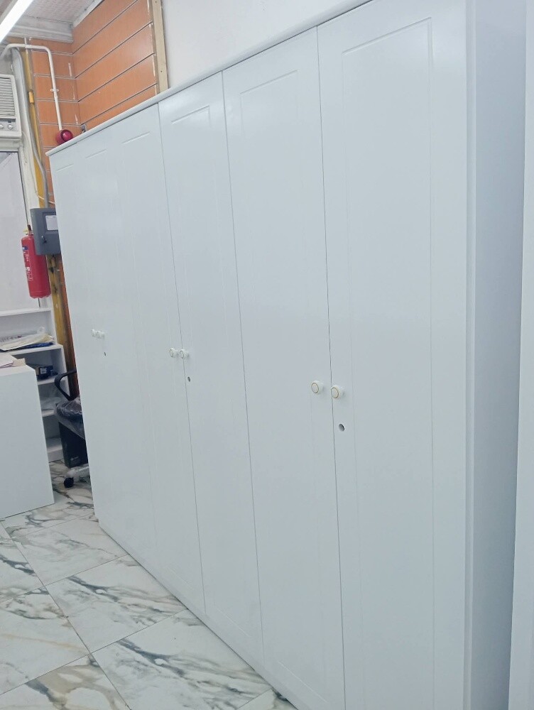 single bed materss available - 8