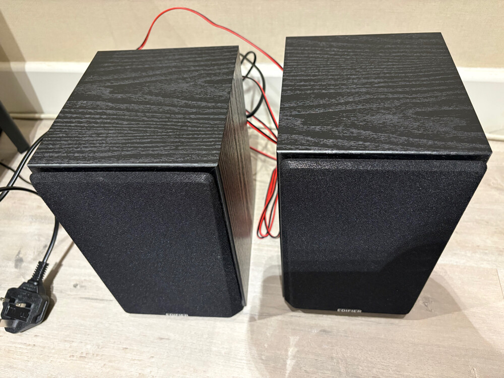 Edifier speaker used short time only - 2