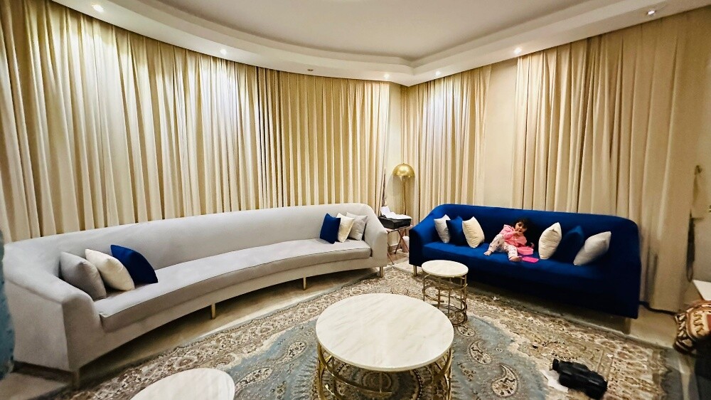 Curtain and sofa - 4
