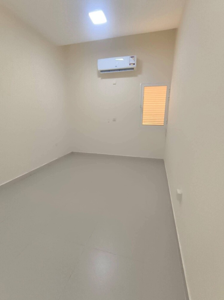 Apartment for rent in Khalifa North - 2