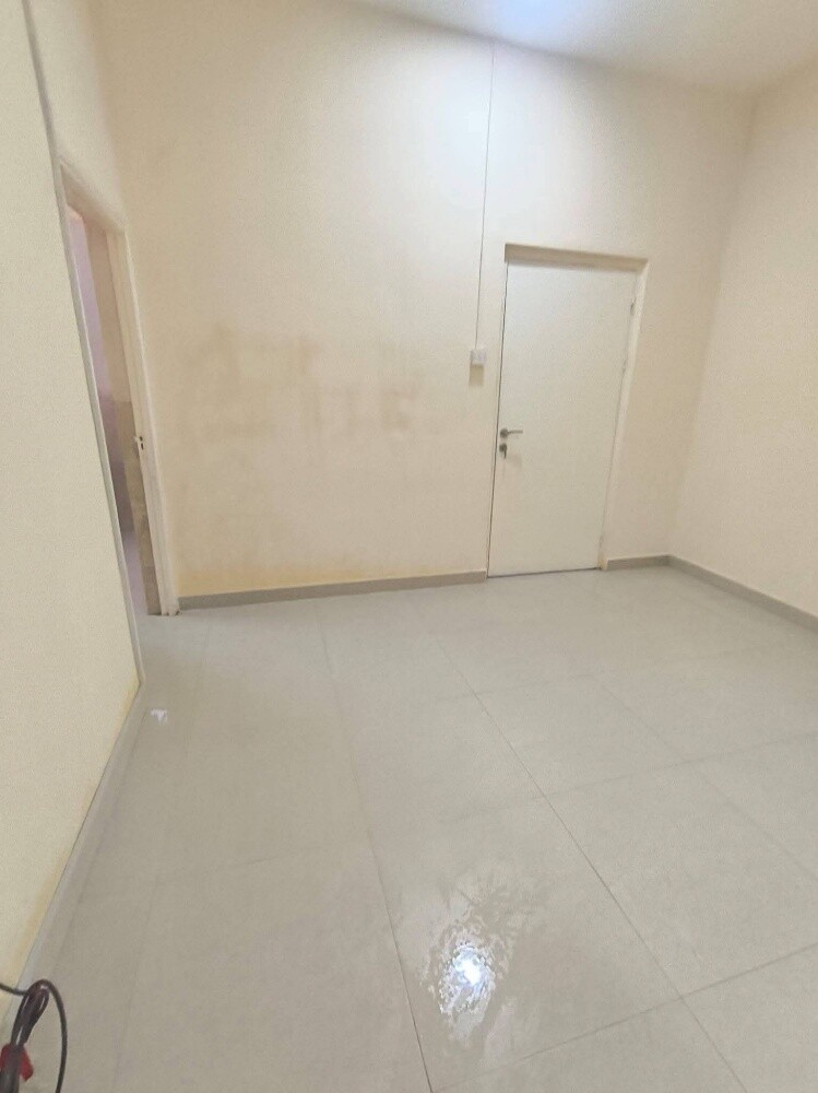 Apartment for rent in Khalifa North - 4