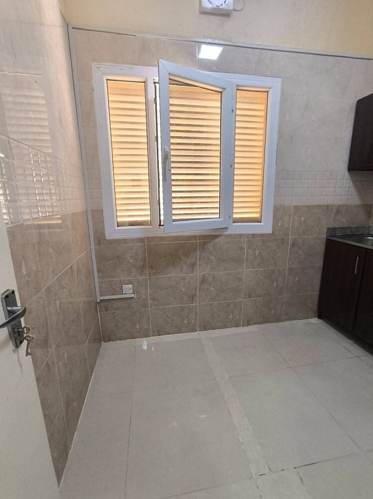 Apartment for rent in Khalifa North - 9