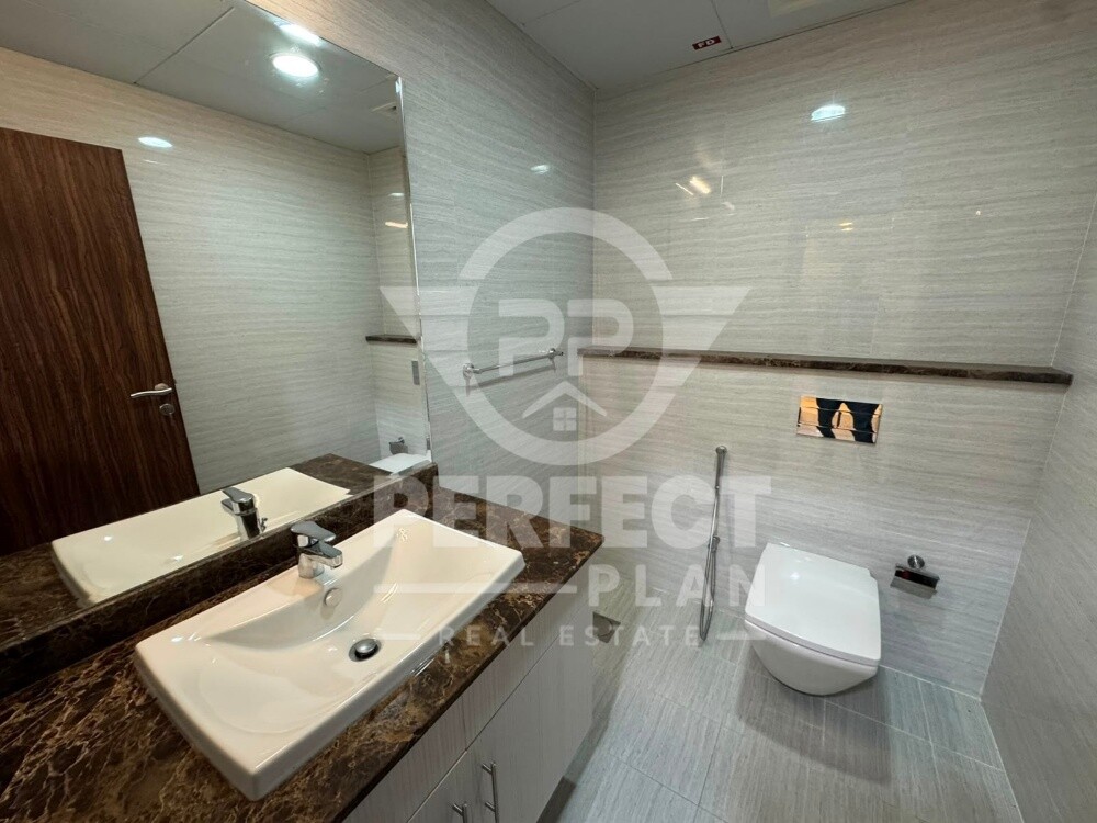 Semi furnished apartmentThe Pearl - 7