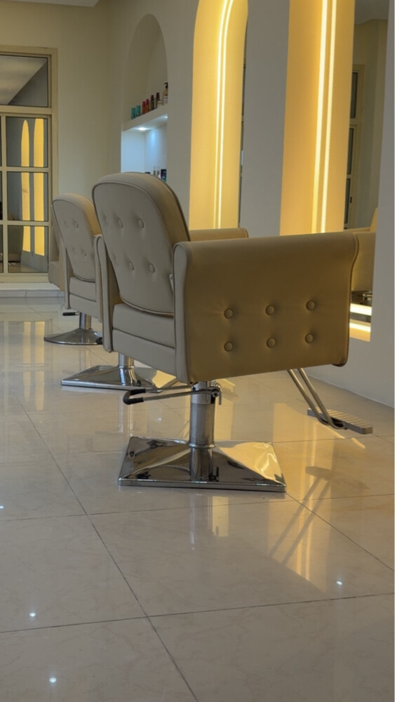 Salon chairs for immediate sale. - 3