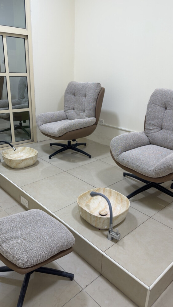 Salon chairs for immediate sale. - 6