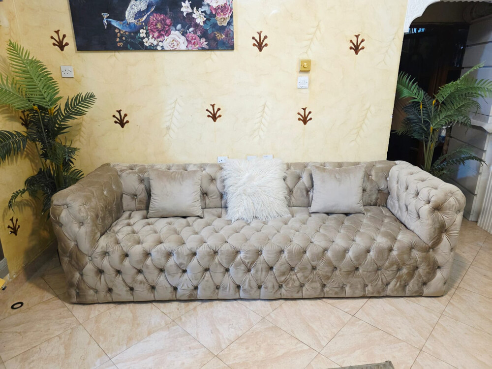 Luxary 4 siter sofa - 1