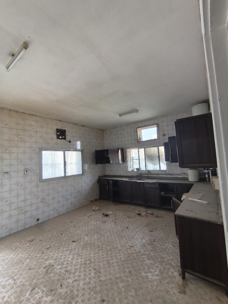 Mebaireek–for Rent Large House - 6