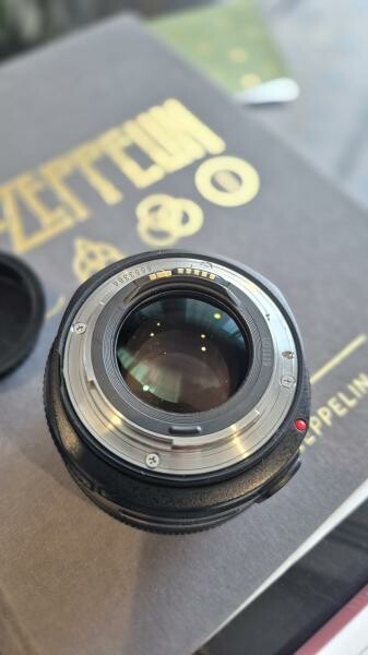 Canon 5D Mark 4 + 50mm 1.2 + 24-105 - 7