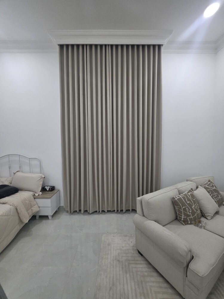Sofa's and curtains - 18