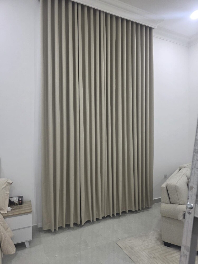 Sofa's and curtains - 17