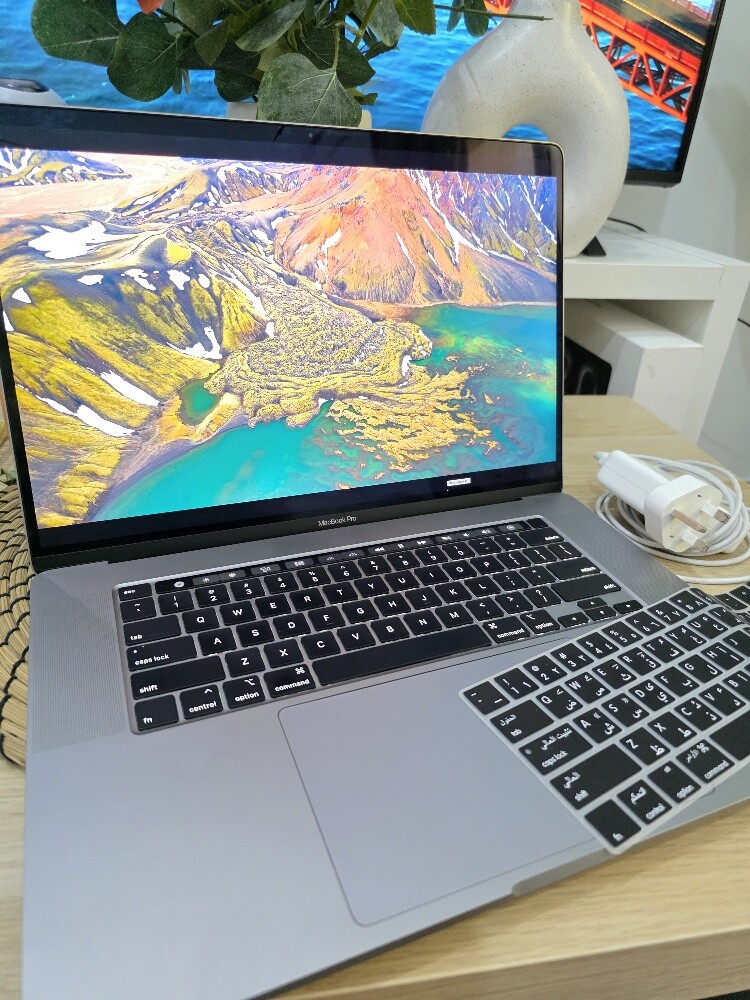 64/512Gb 16" Macbook Pro i9 2019 - 1