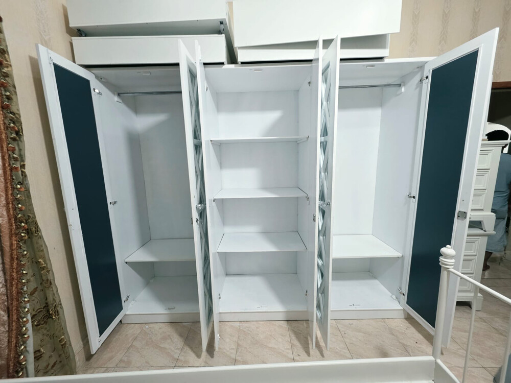 6 door cabinet   - 5
