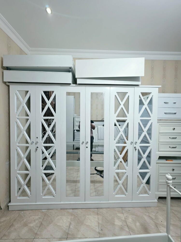 6 Door cabinet - 3