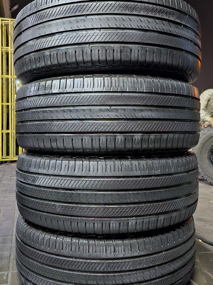 285-65-17,,,,, Michelin brand - 9
