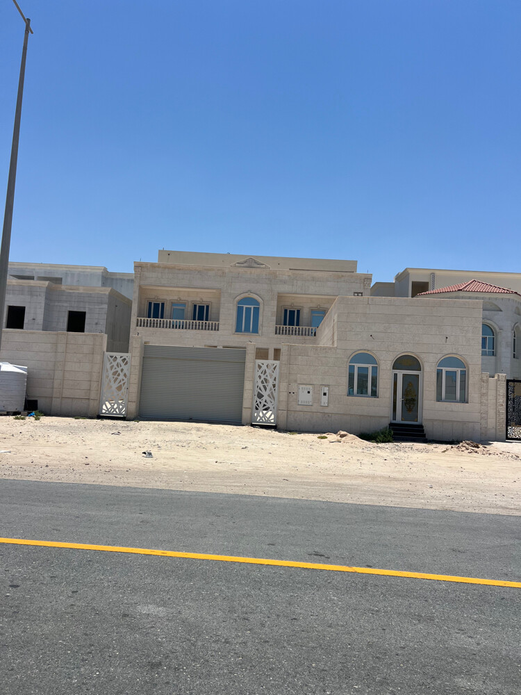للبيع فيلاكبيرة بصخامة - 3