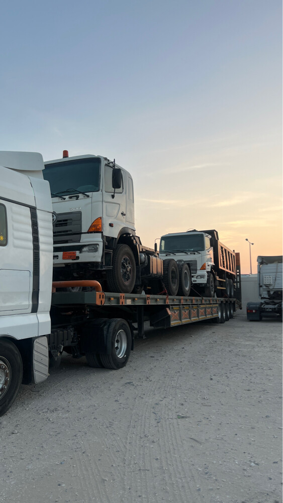 head truck and lowbed - 2