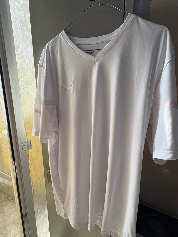 jersey and T-shirt all is original - 8