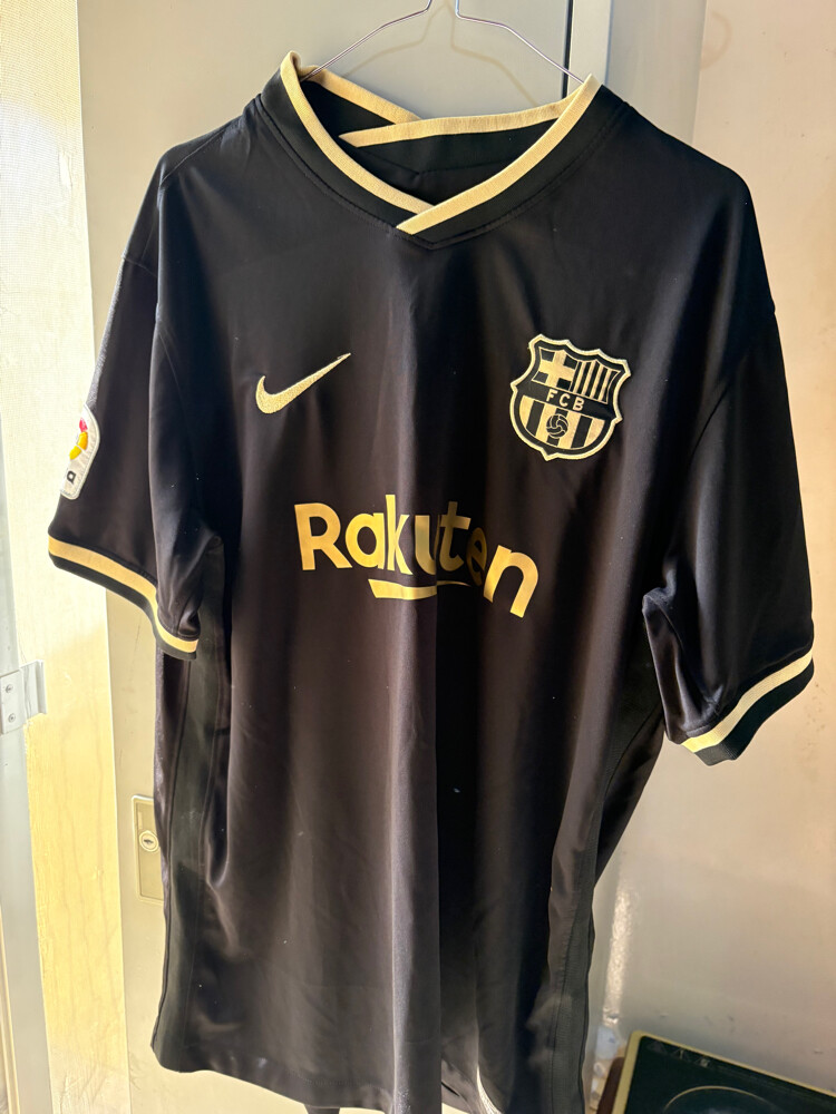 jersey and T-shirt all is original - 18