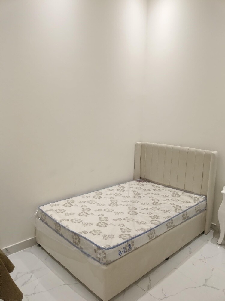سرير ومرتبة - 1