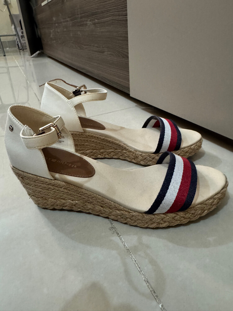 Tommy Hilfiger Sandals Size EUR 40 - 2