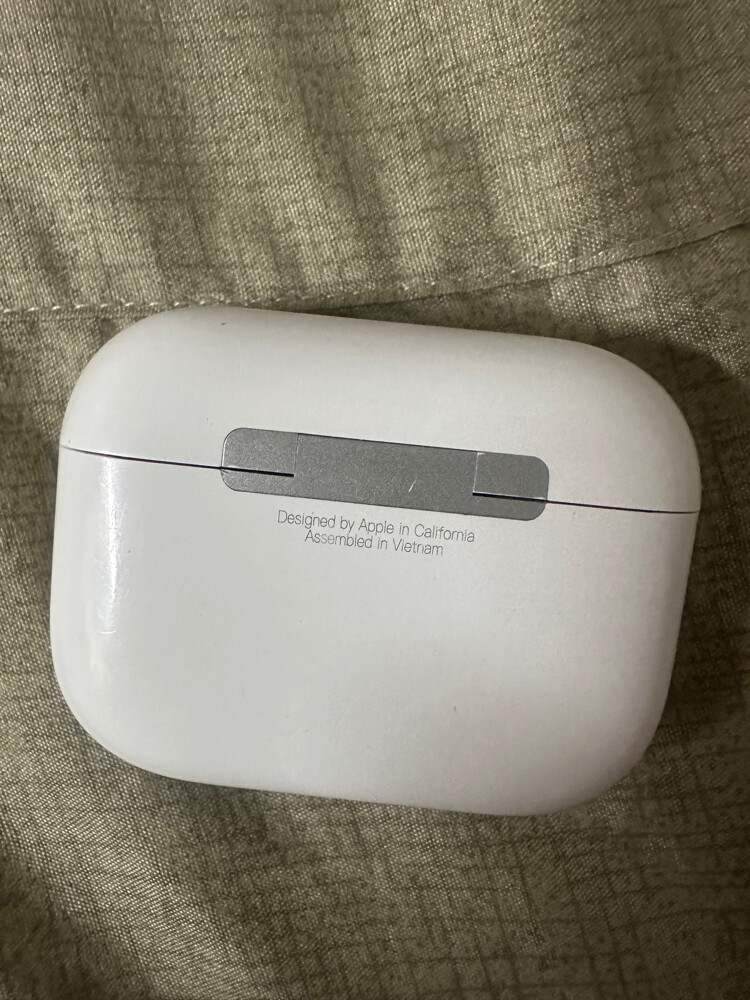 Apple AirPods Pro 3 for Sale - 2