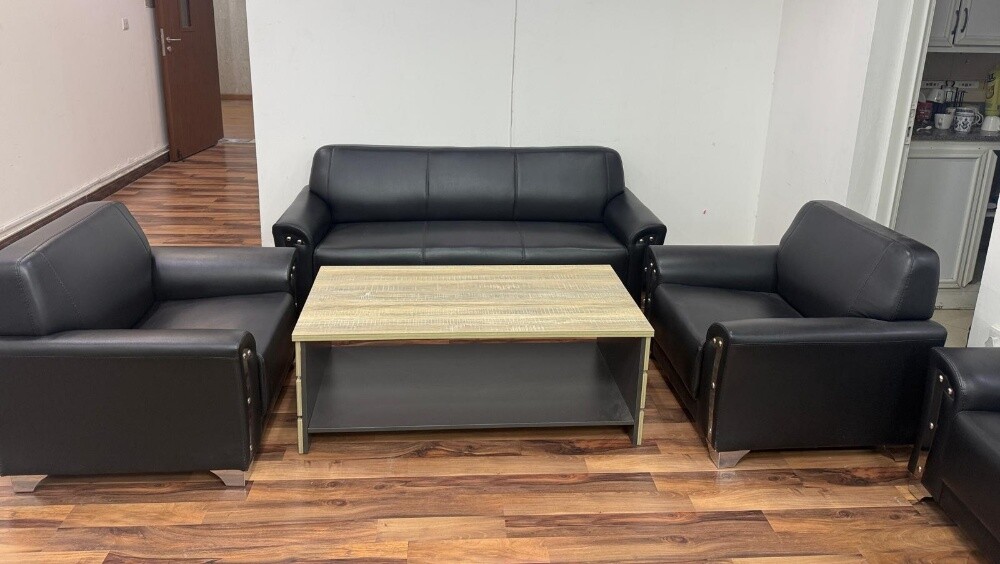 office sat/ metting tabel - 9