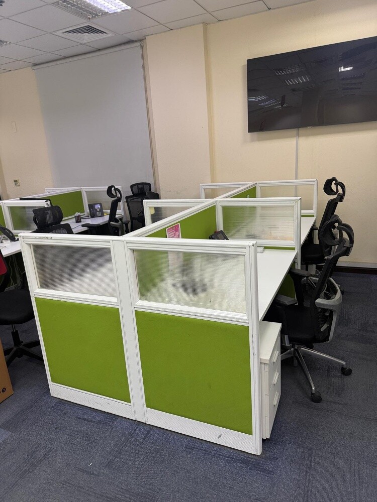 office sat/ metting tabel - 6