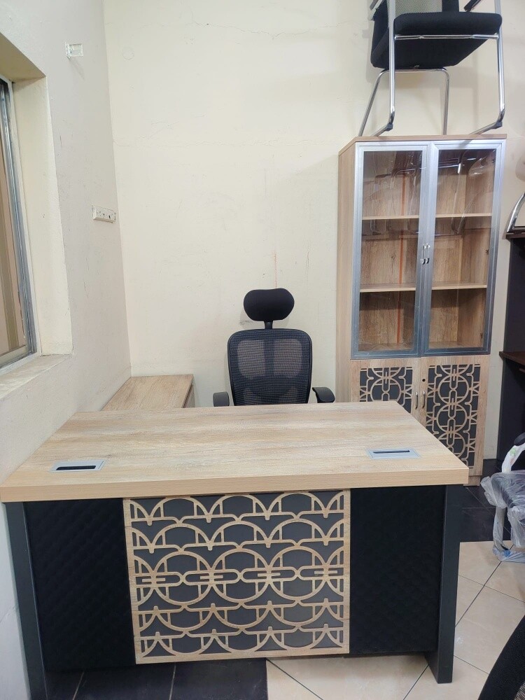 office sat/ metting tabel - 5