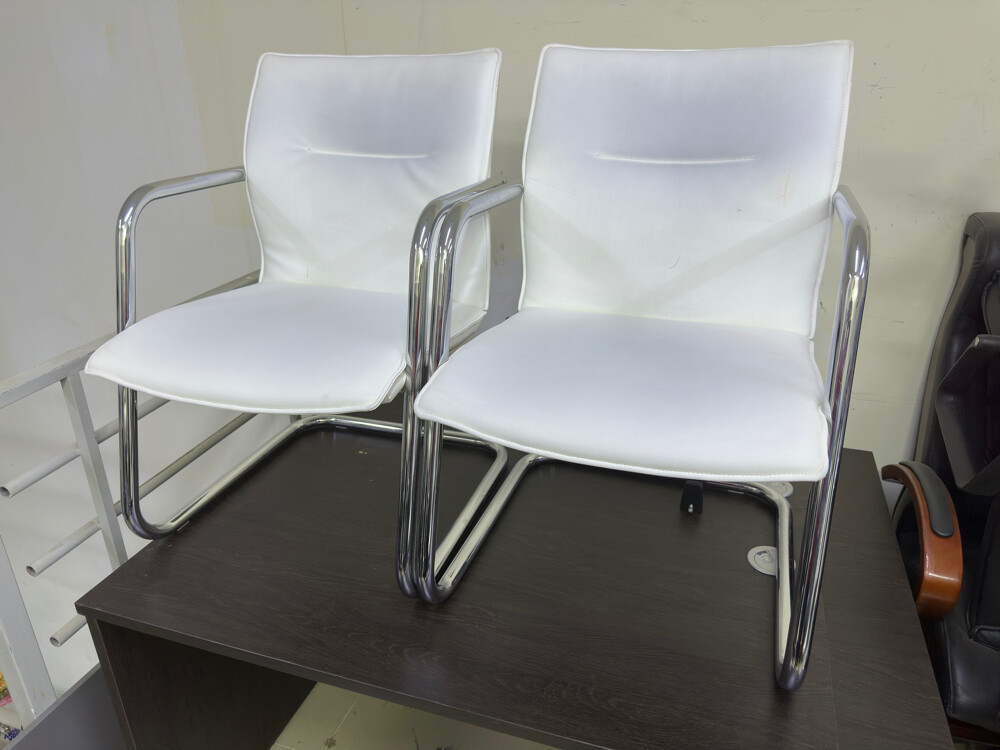 Senior Executive Desk Selling - 12