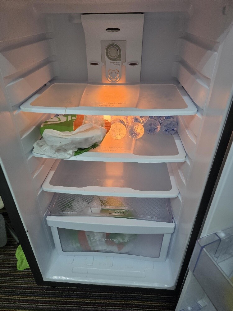 ثلاجه شبه جديده نظيفه جدا من الدا - 6