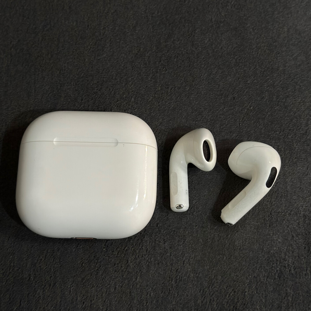 Apple Airpods 4 - 1