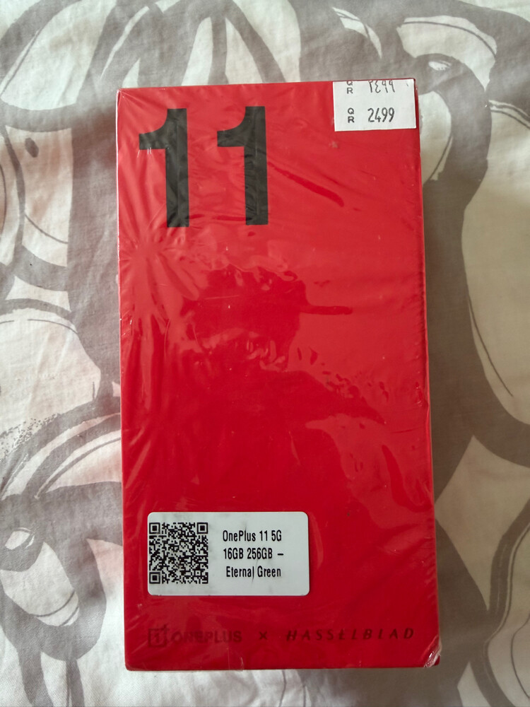 OnePlus 11 5G + 3 free covers - 3