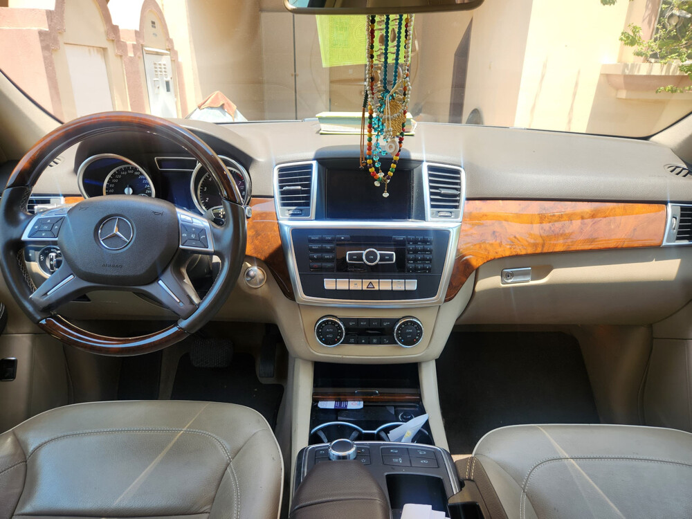 Excellent condition, one lady owner - 9