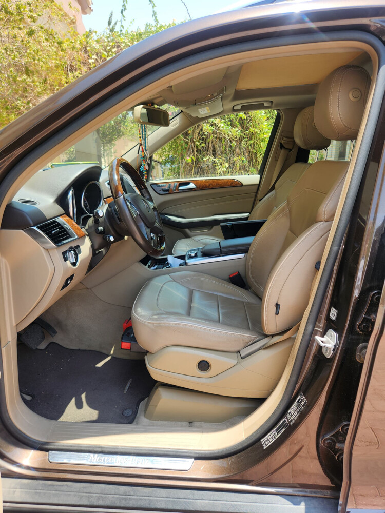 Excellent condition, one lady owner - 5