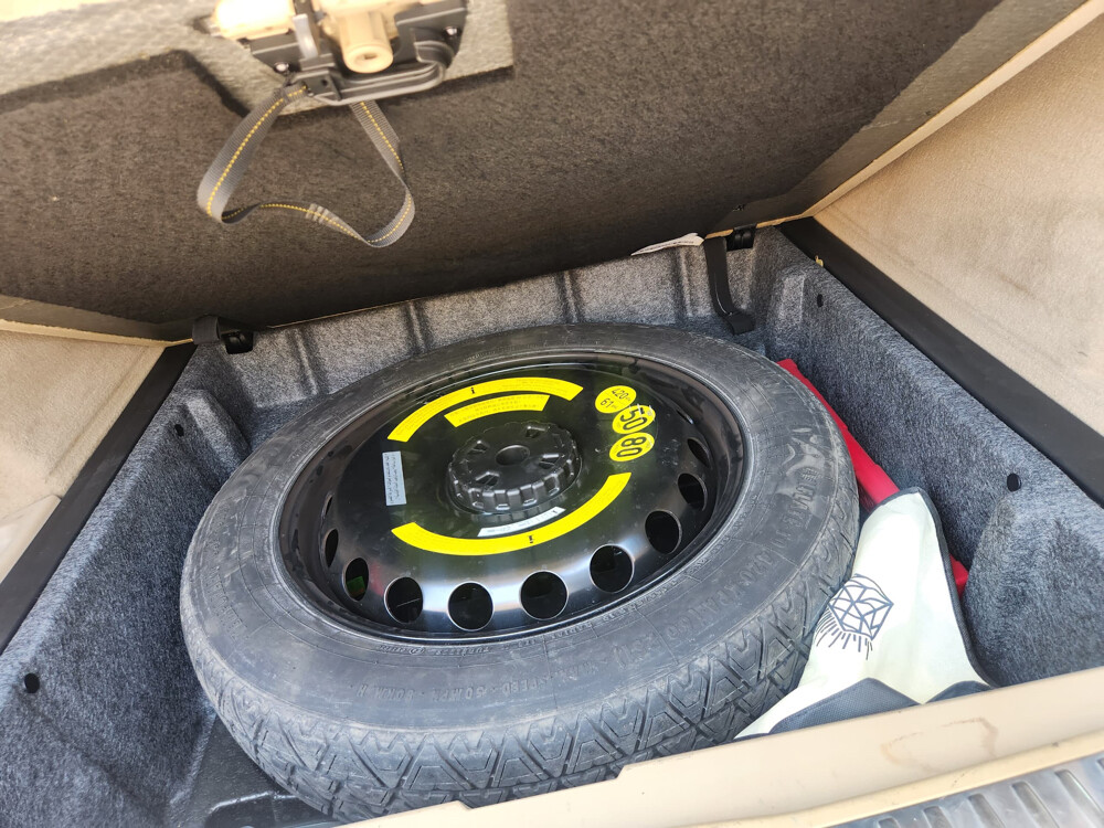 Excellent condition, one lady owner - 8