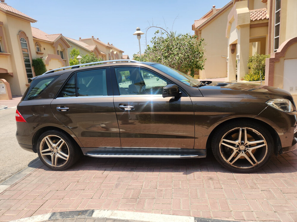 Excellent condition, one lady owner - 3