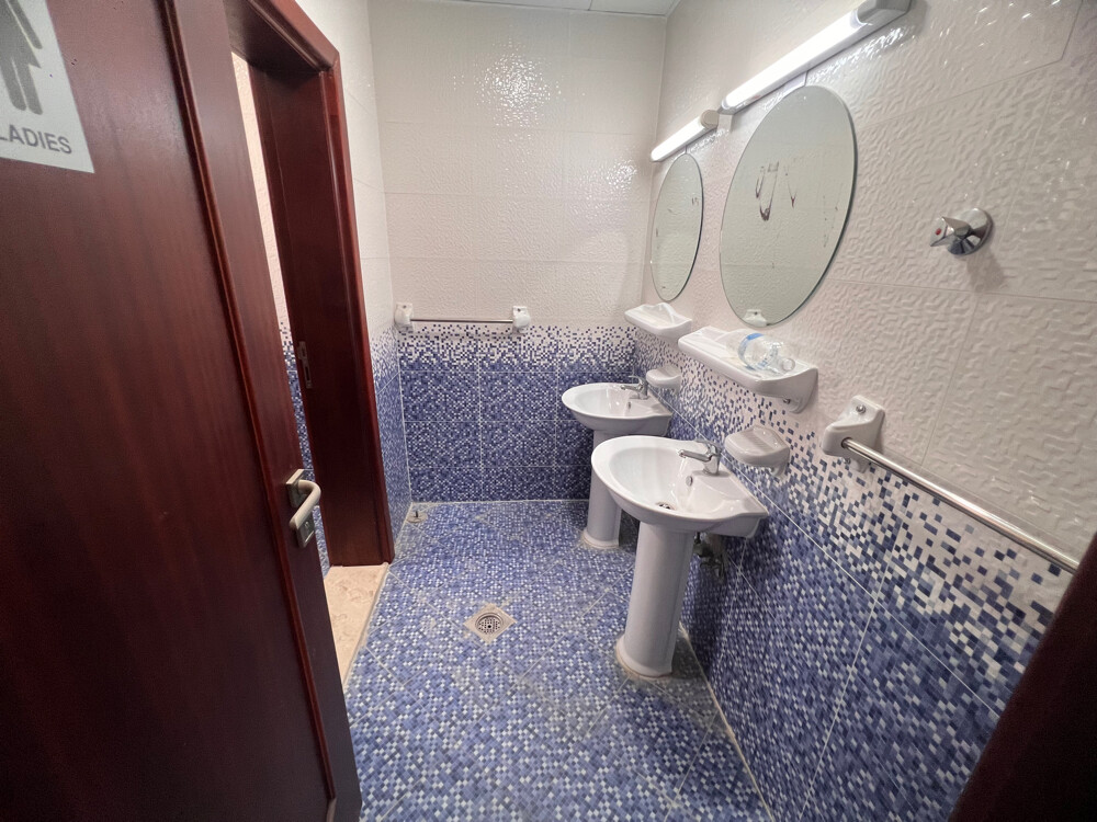 مكتب للإيجار ام صلال محمد  - 11