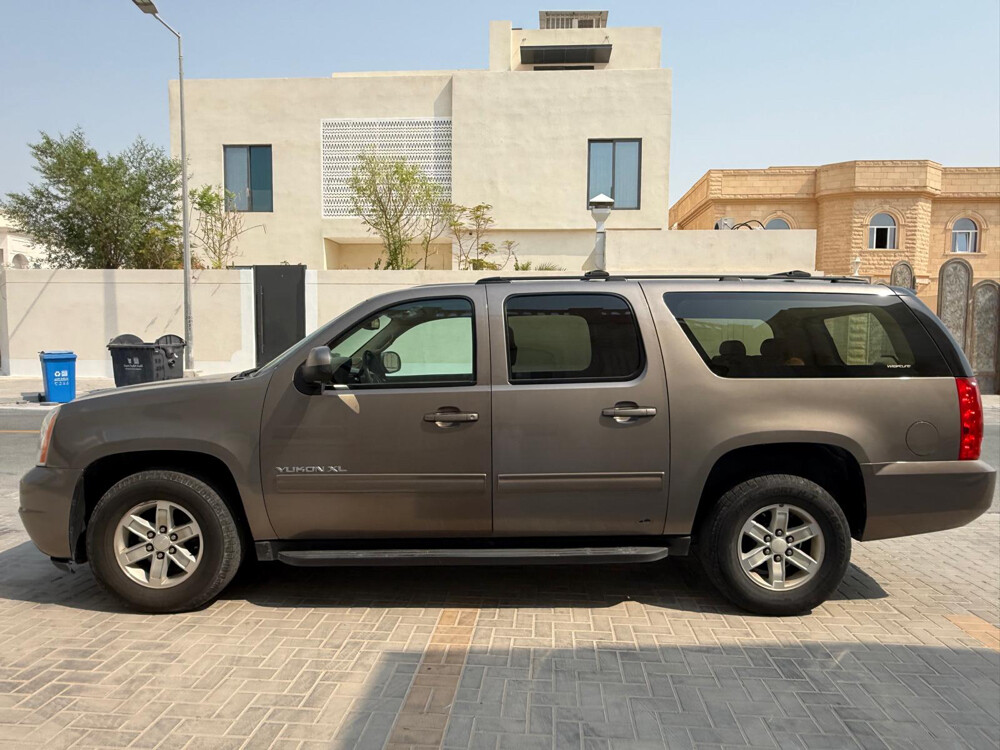 gmc yukon subrban XL - 4