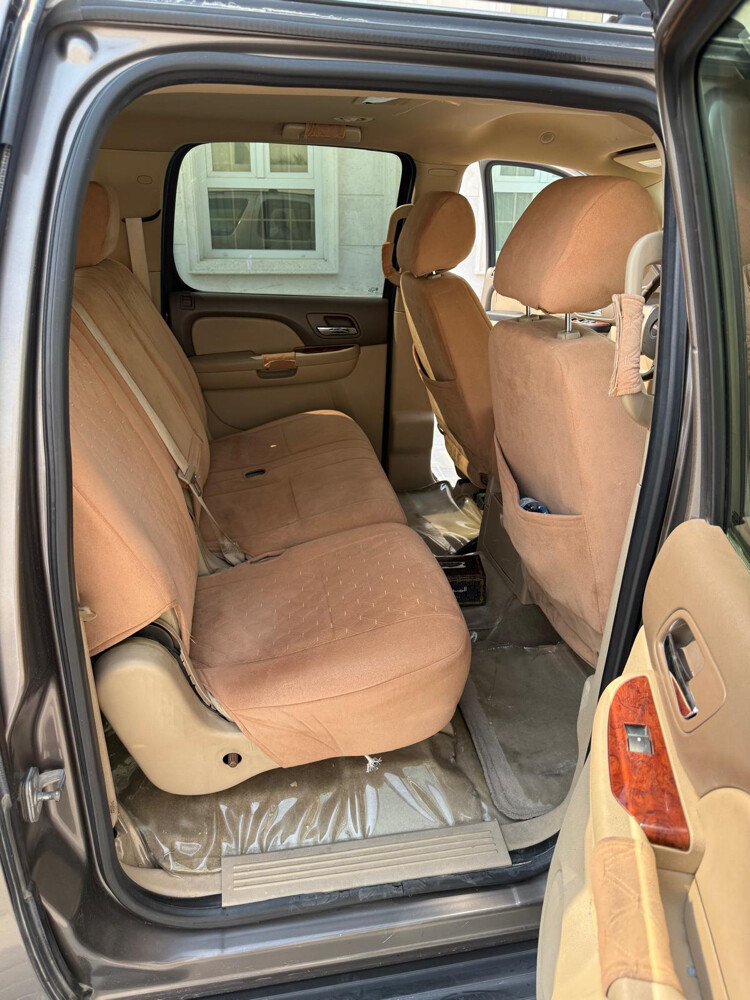 gmc yukon subrban XL - 6