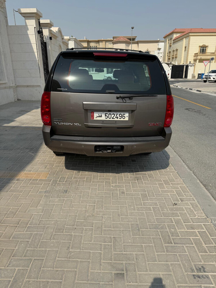 gmc yukon subrban XL - 2