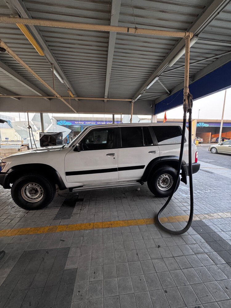 نيسان - 7